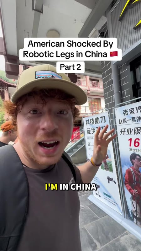 American traveler is left stunned after trying Robotic legs in China 🇨🇳 This occurred in Zhangjiaj