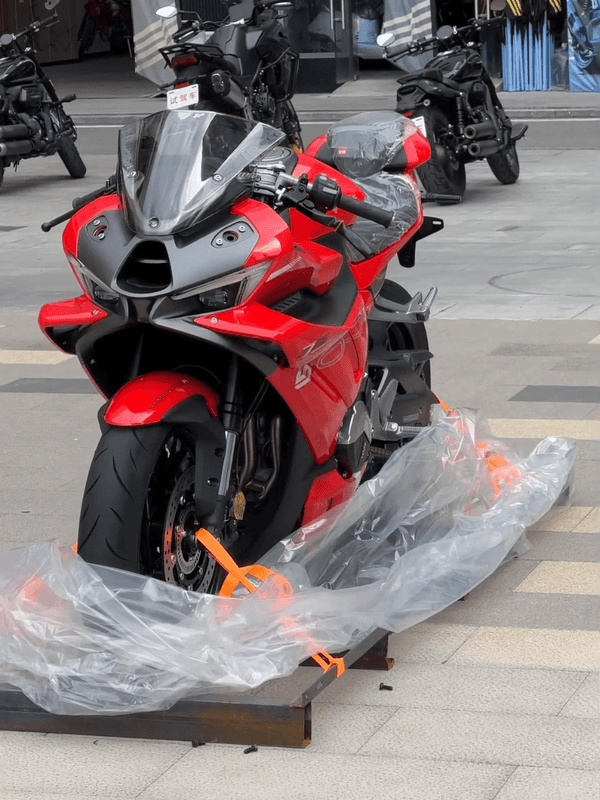 All New VOGE RR500S inline 4 cylinder Red supersport is Here #vogerr500s #loncin #Bmw #fyp #motorcyc
