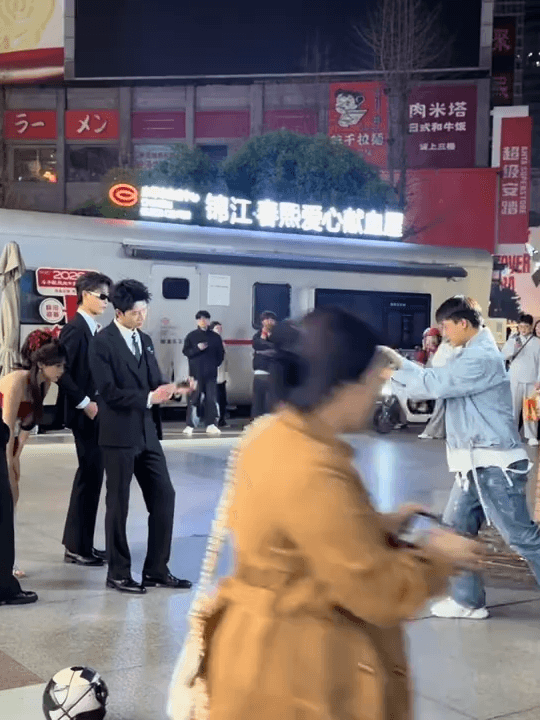 #路人视角 #第三视角更精彩