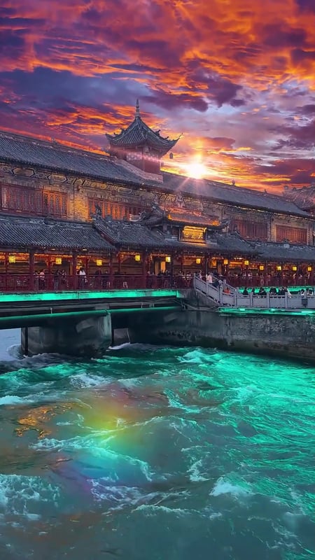 都江堰,位於中國四川成都市,至今仍在使用的古老的水利設施 Dujiangyan, an ancient water conservancy facility located in Chengdu Ci